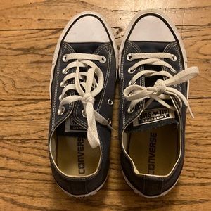 Navy converse chuck taylors